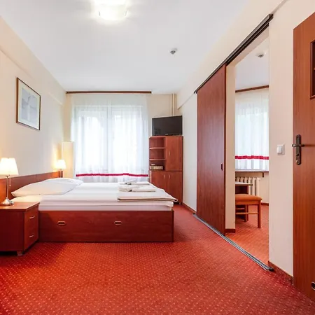 فندق Hotel Ustka 2*