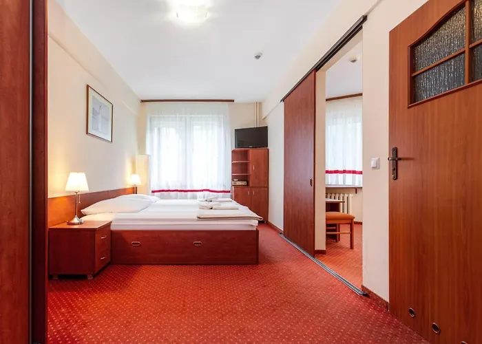 מלון Hotel Ustka 2*