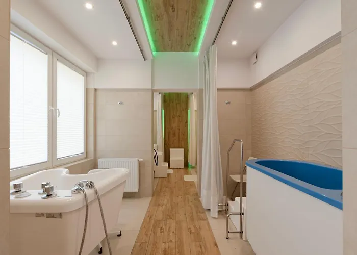 מלון Hotel Ustka 2*